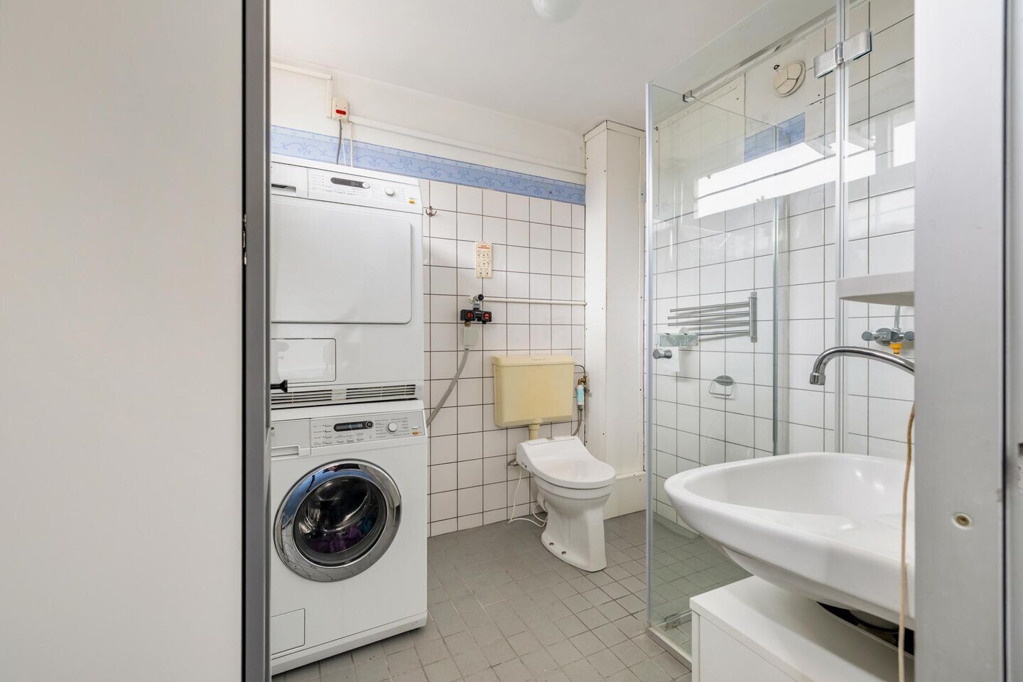 Tussenwoning te koop: Vloed 32, Breda