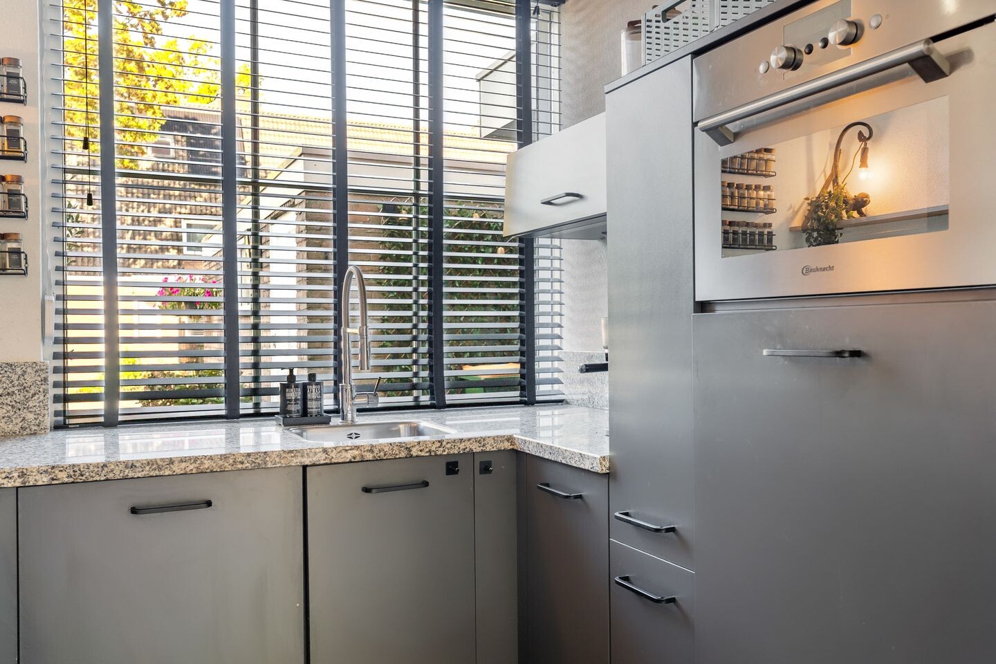 Tussenwoning te koop: Kampakker 20, Breda