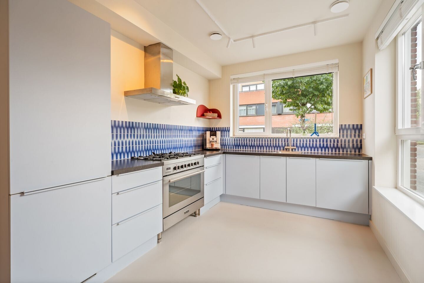 Hoekwoning te koop: Burgemeester Vermeulenstraat 24A, Breda