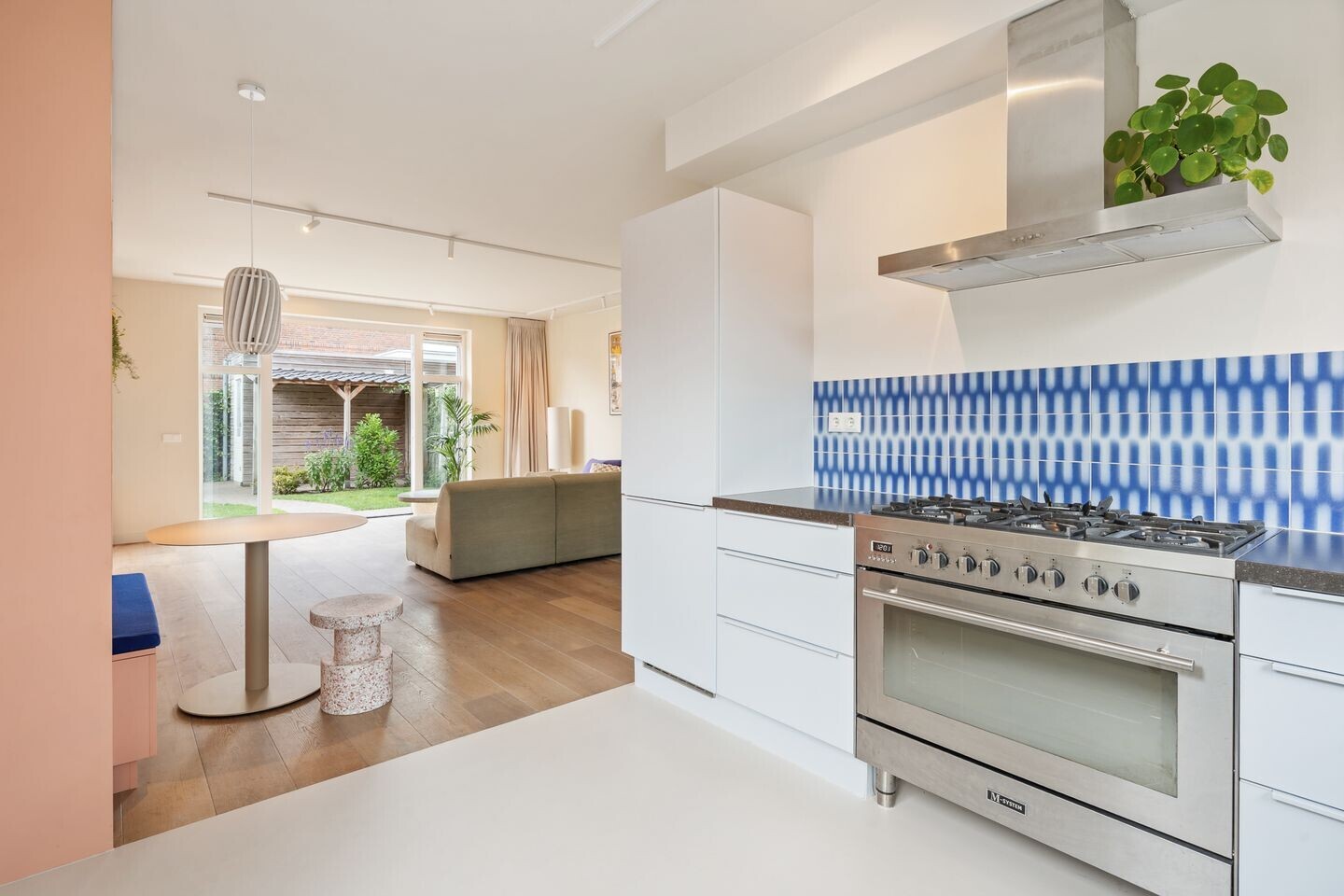 Hoekwoning te koop: Burgemeester Vermeulenstraat 24A, Breda