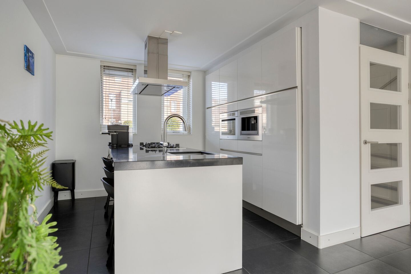 Tussenwoning te koop: Vuurvlinder 18, Breda