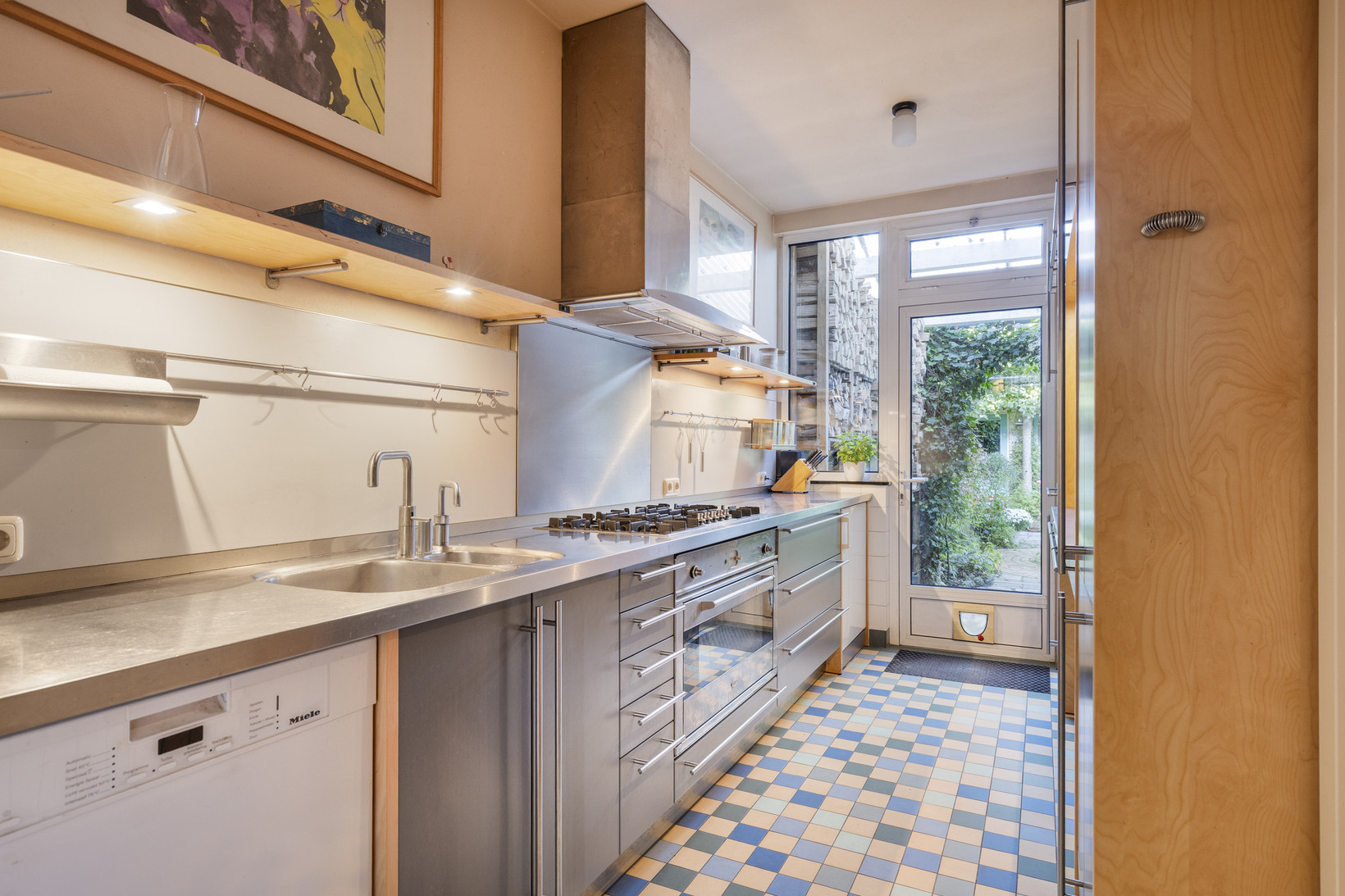 Tussenwoning te koop: Speelhuislaan 70, Breda