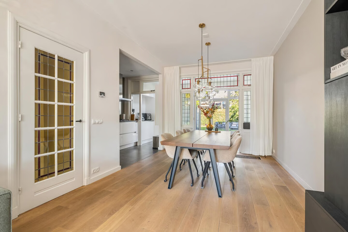 Tussenwoning te koop: van Voorst tot Voorststraat 23, Breda