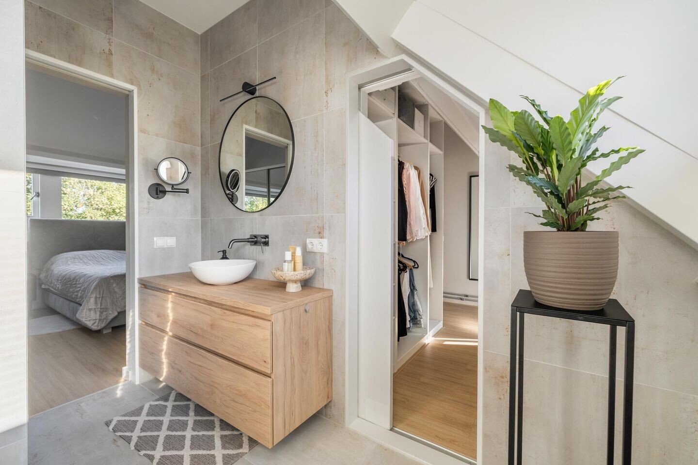 Tussenwoning te koop: van Voorst tot Voorststraat 23, Breda