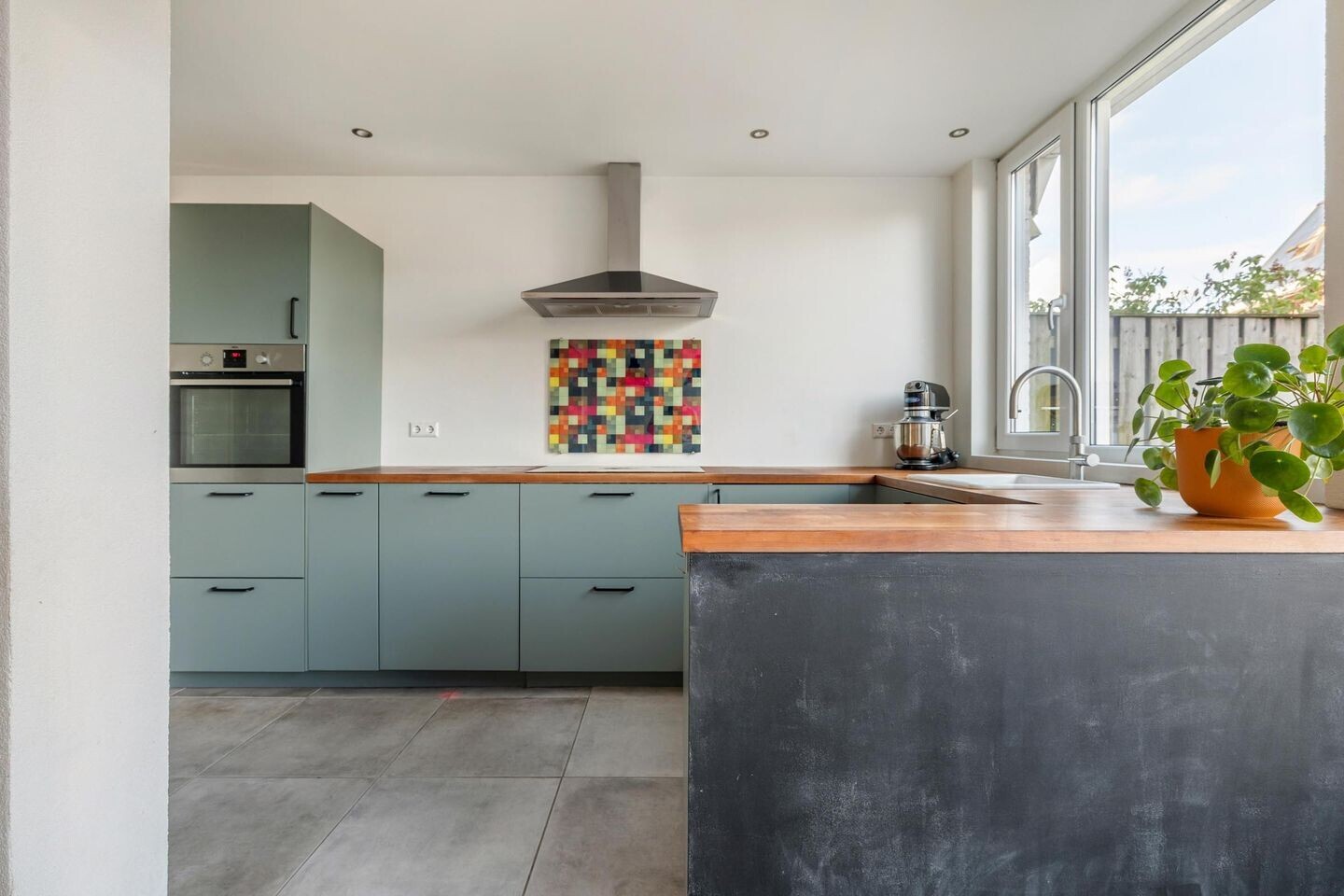 Tussenwoning te koop: Lachappellestraat 27, Breda