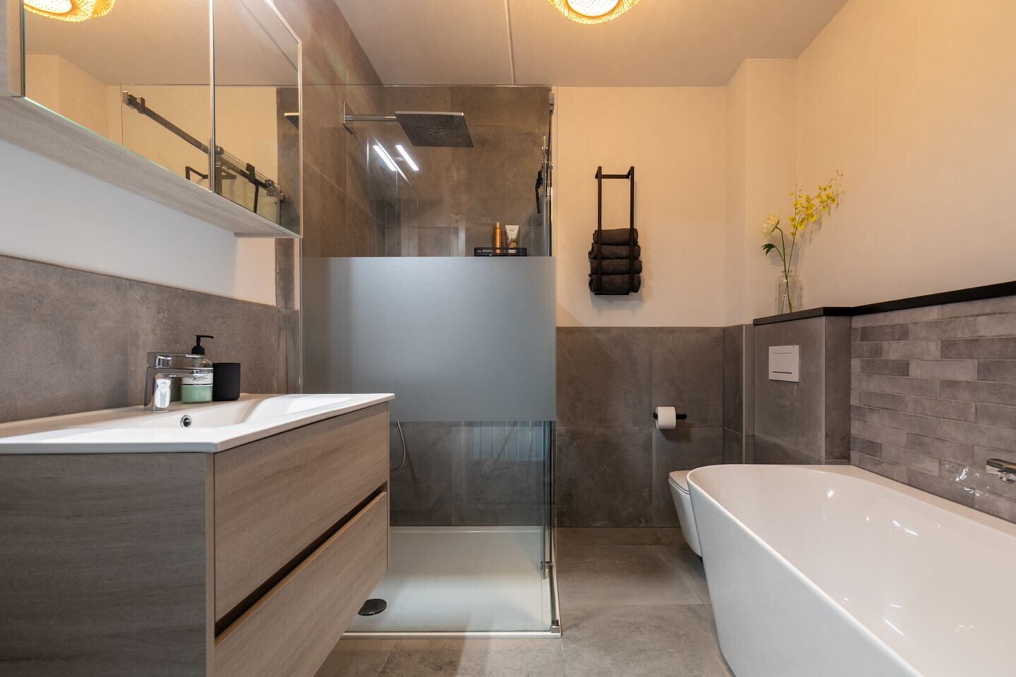 Tussenwoning te koop: Stationslaan 1226, Breda