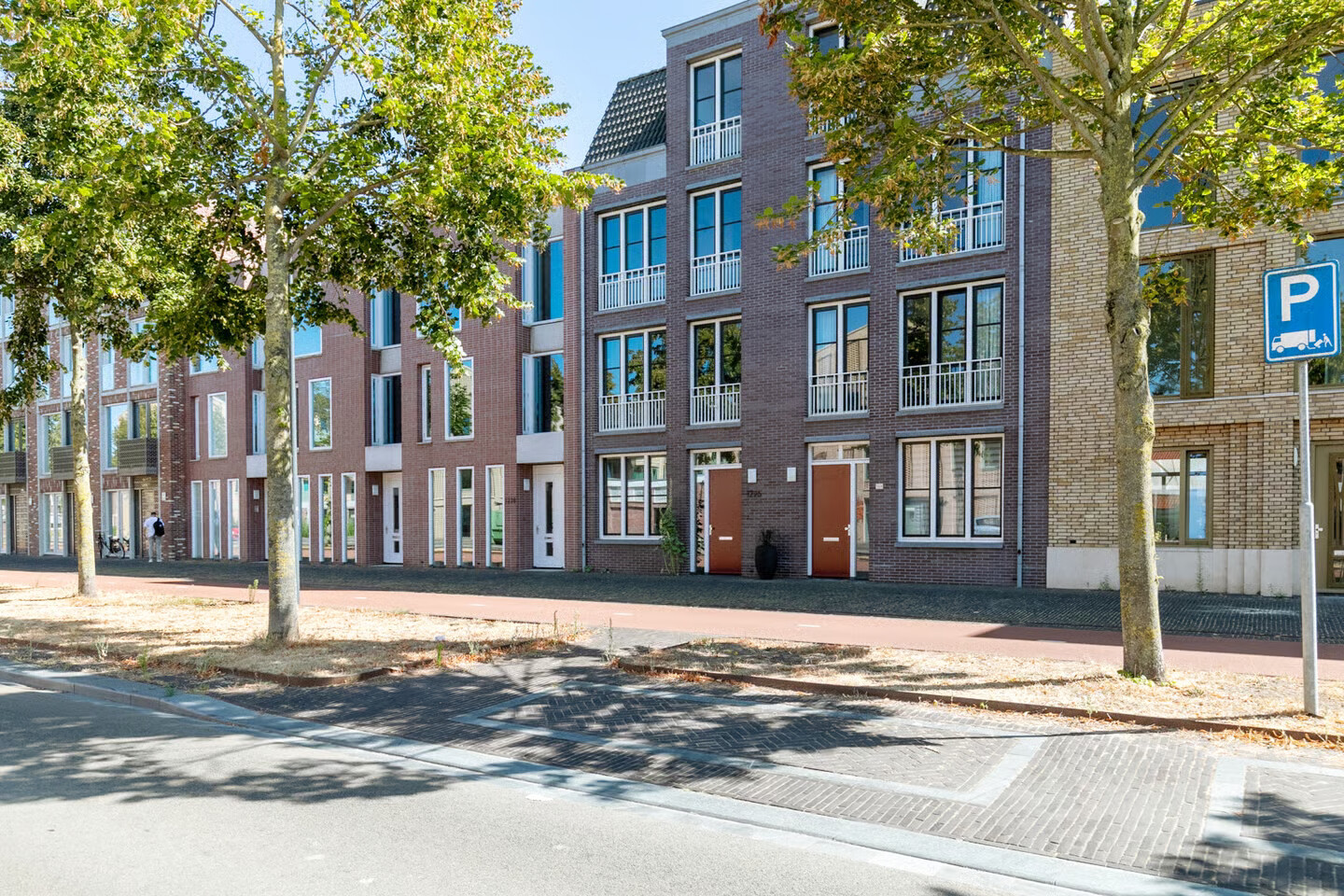 Tussenwoning te koop: Stationslaan 1226, Breda