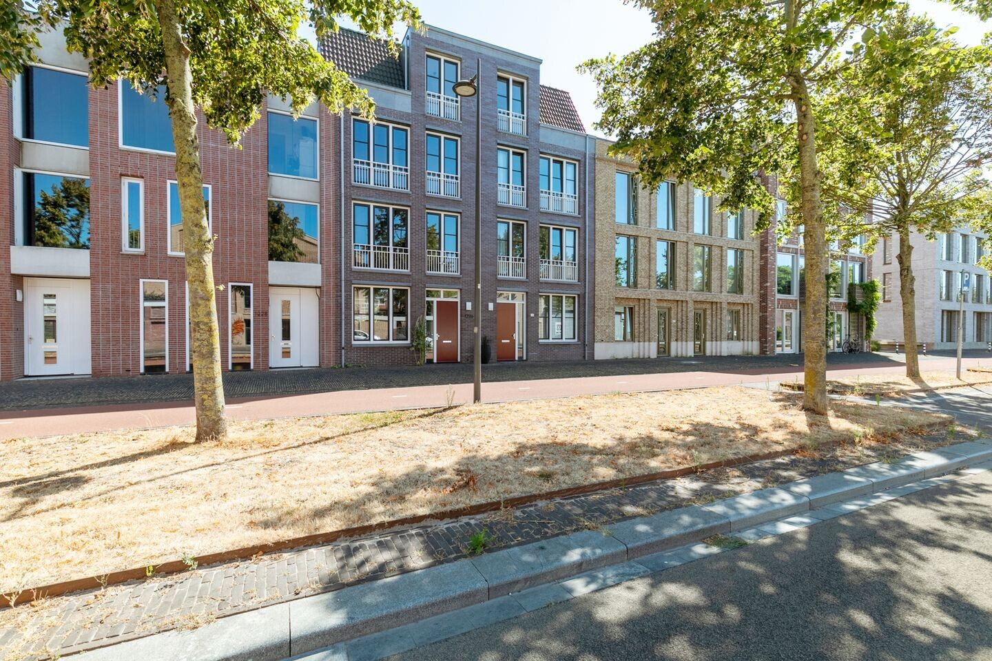Tussenwoning te koop: Stationslaan 1226, Breda