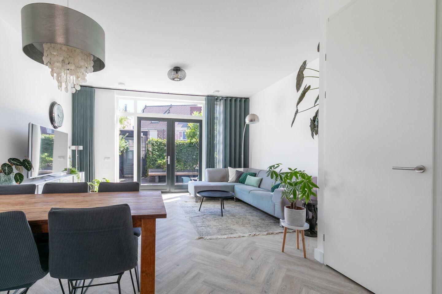 Tussenwoning te koop: Stationslaan 1226, Breda