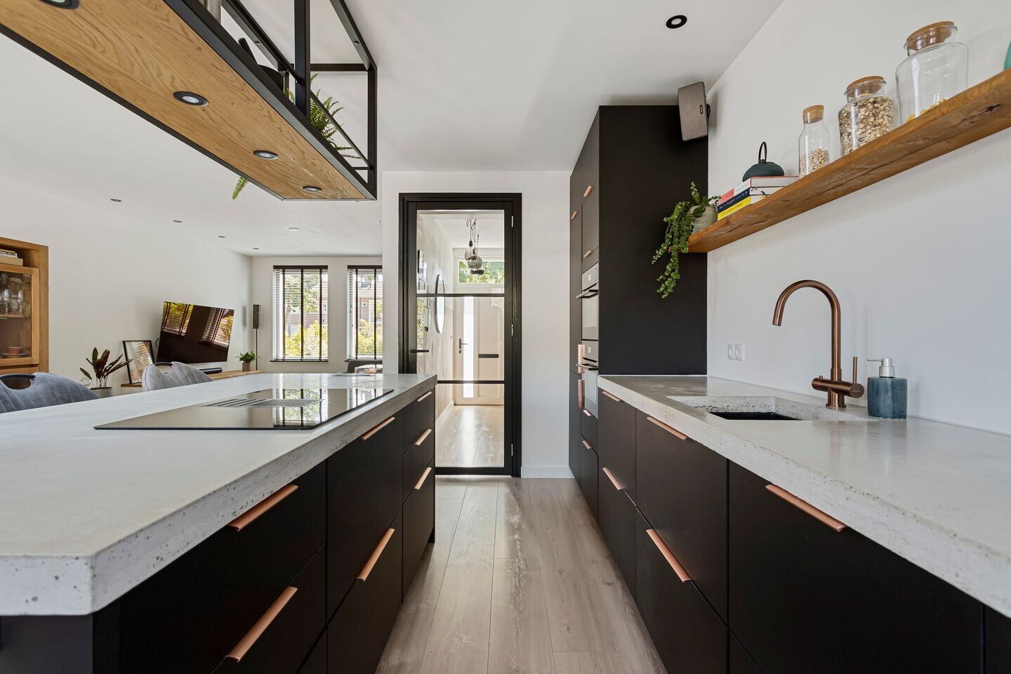 Tussenwoning te koop: Ampèreweg 7, Breda