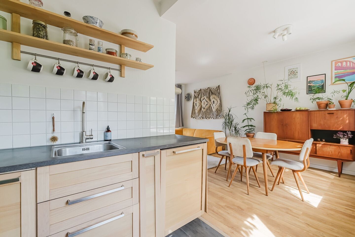Hoekwoning te koop: Voltaweg 4, Breda