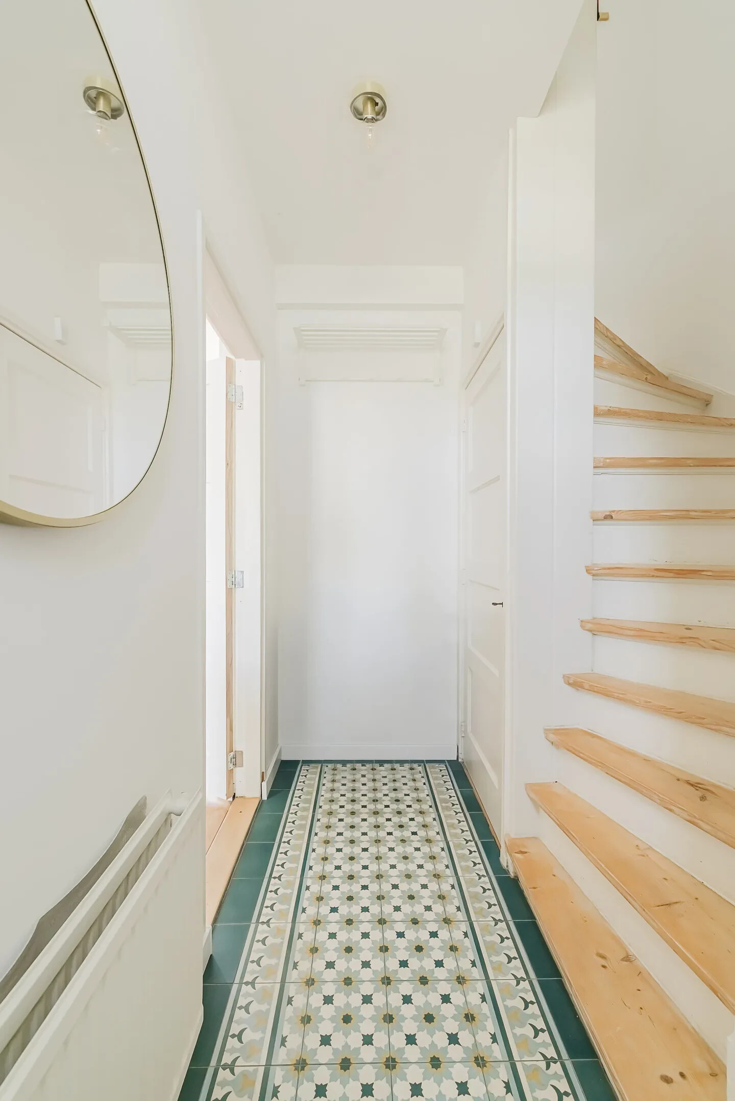 Hoekwoning te koop: Voltaweg 4, Breda
