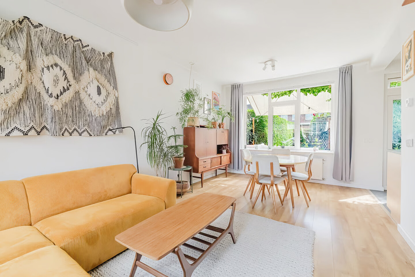Hoekwoning te koop: Voltaweg 4, Breda