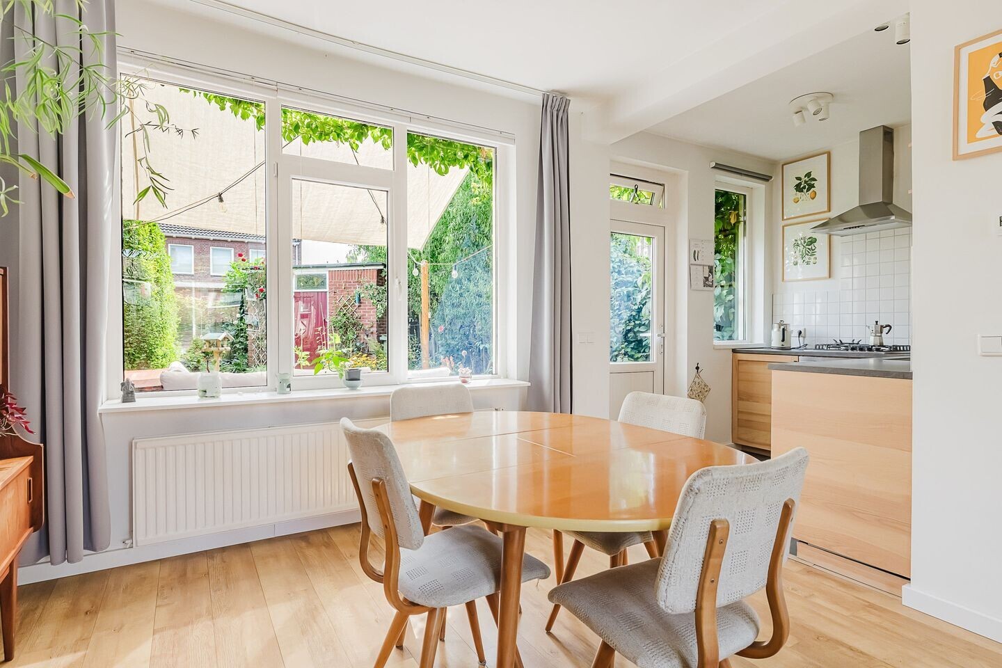 Hoekwoning te koop: Voltaweg 4, Breda