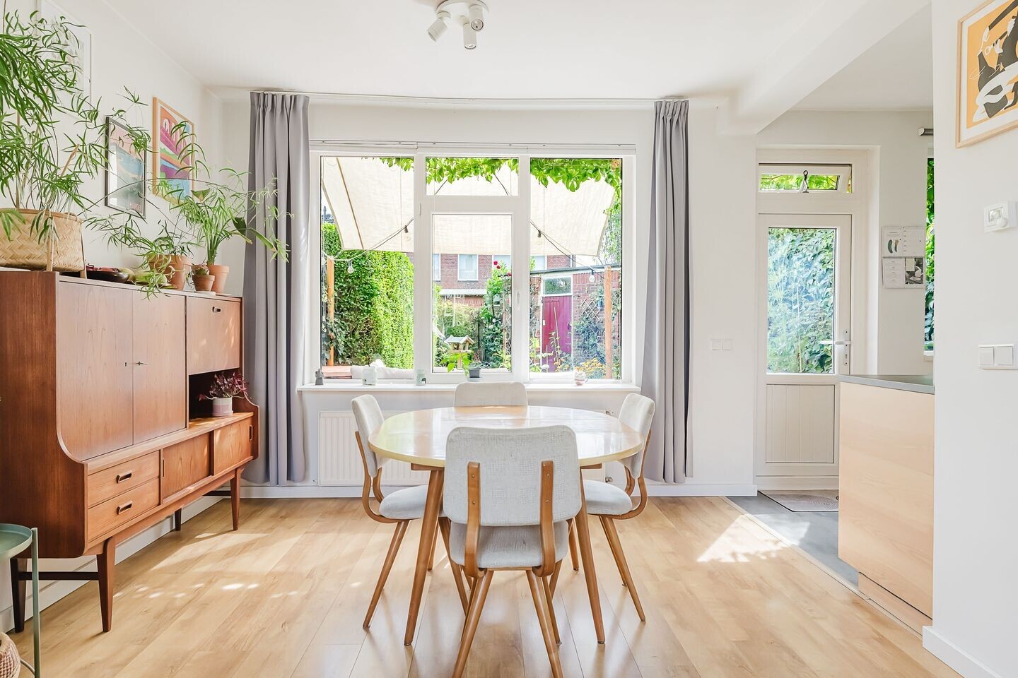 Hoekwoning te koop: Voltaweg 4, Breda