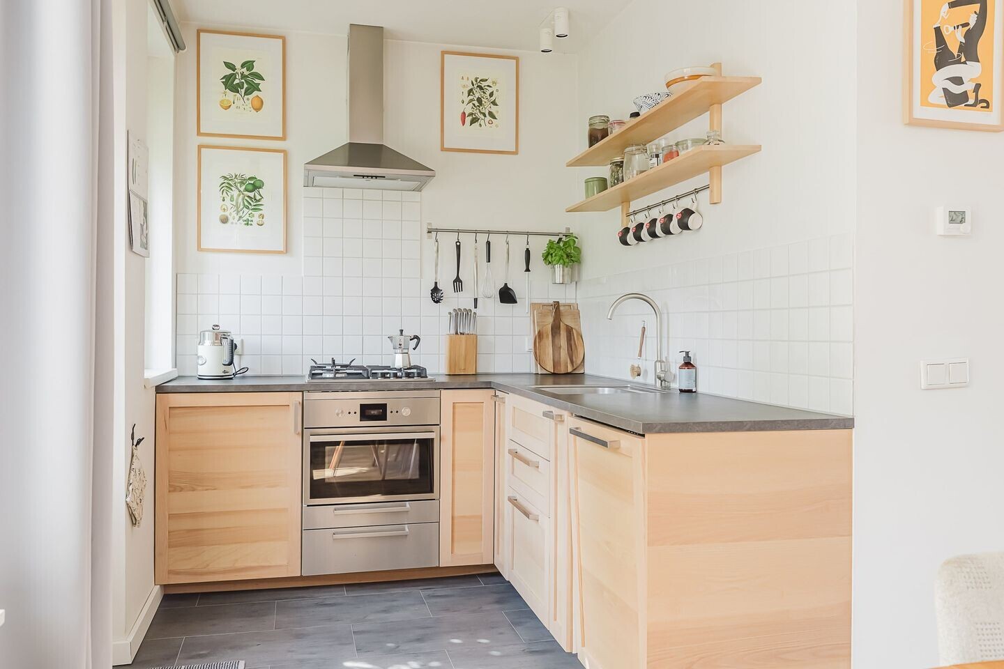 Hoekwoning te koop: Voltaweg 4, Breda