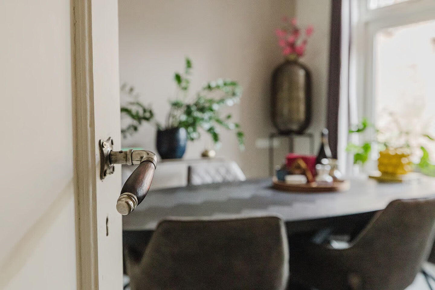Tussenwoning te koop: Tilburgseweg 220, Breda