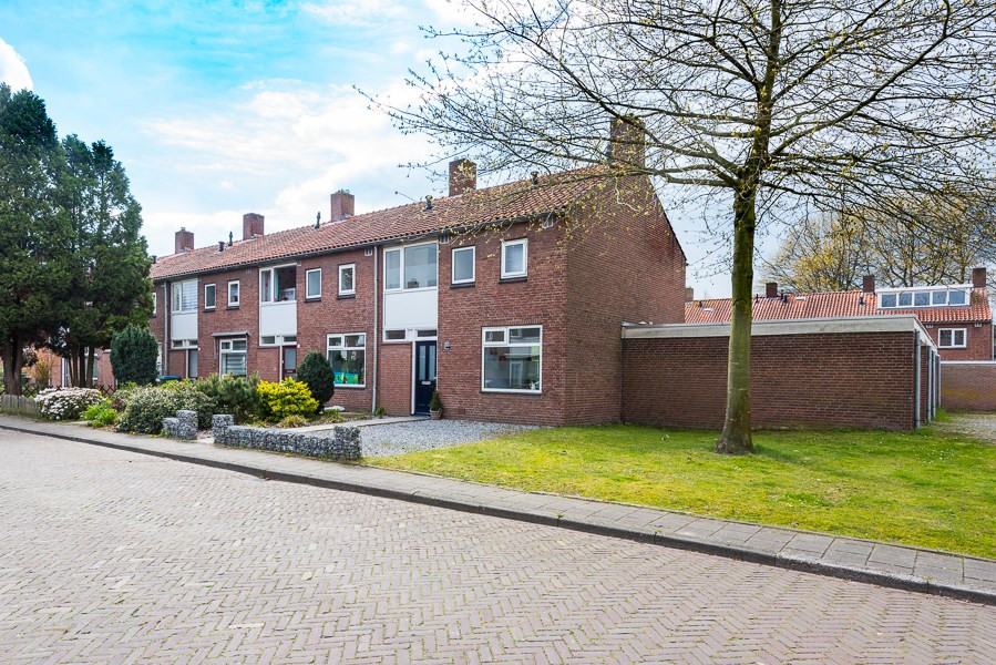 Tussenwoning te koop: Marterring 39, Breda