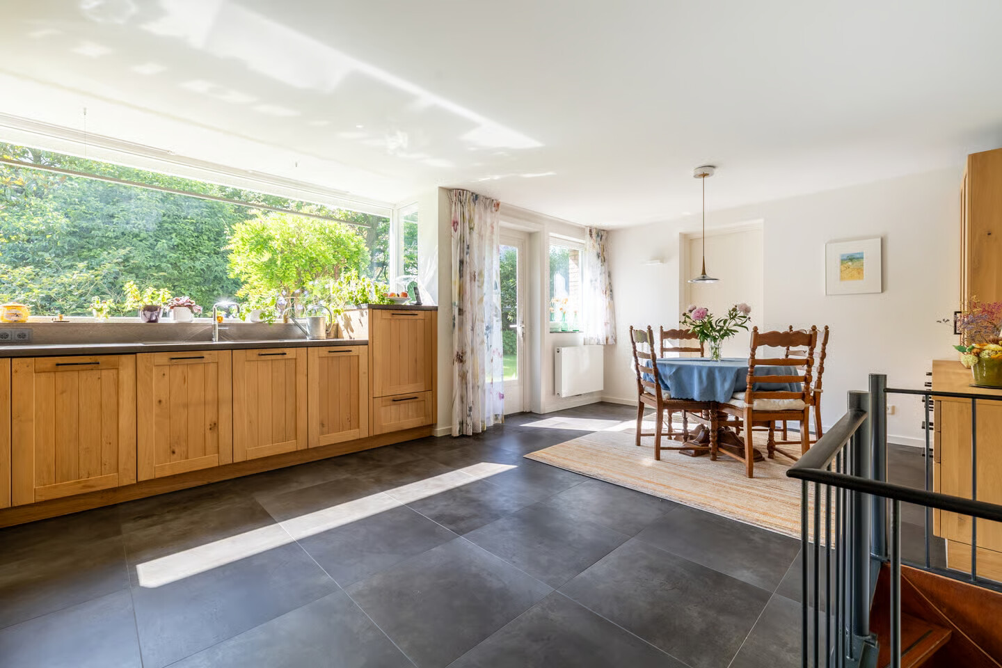 Vrijstaande woning te koop: Mgr. van Hooydonkstraat 1, Breda