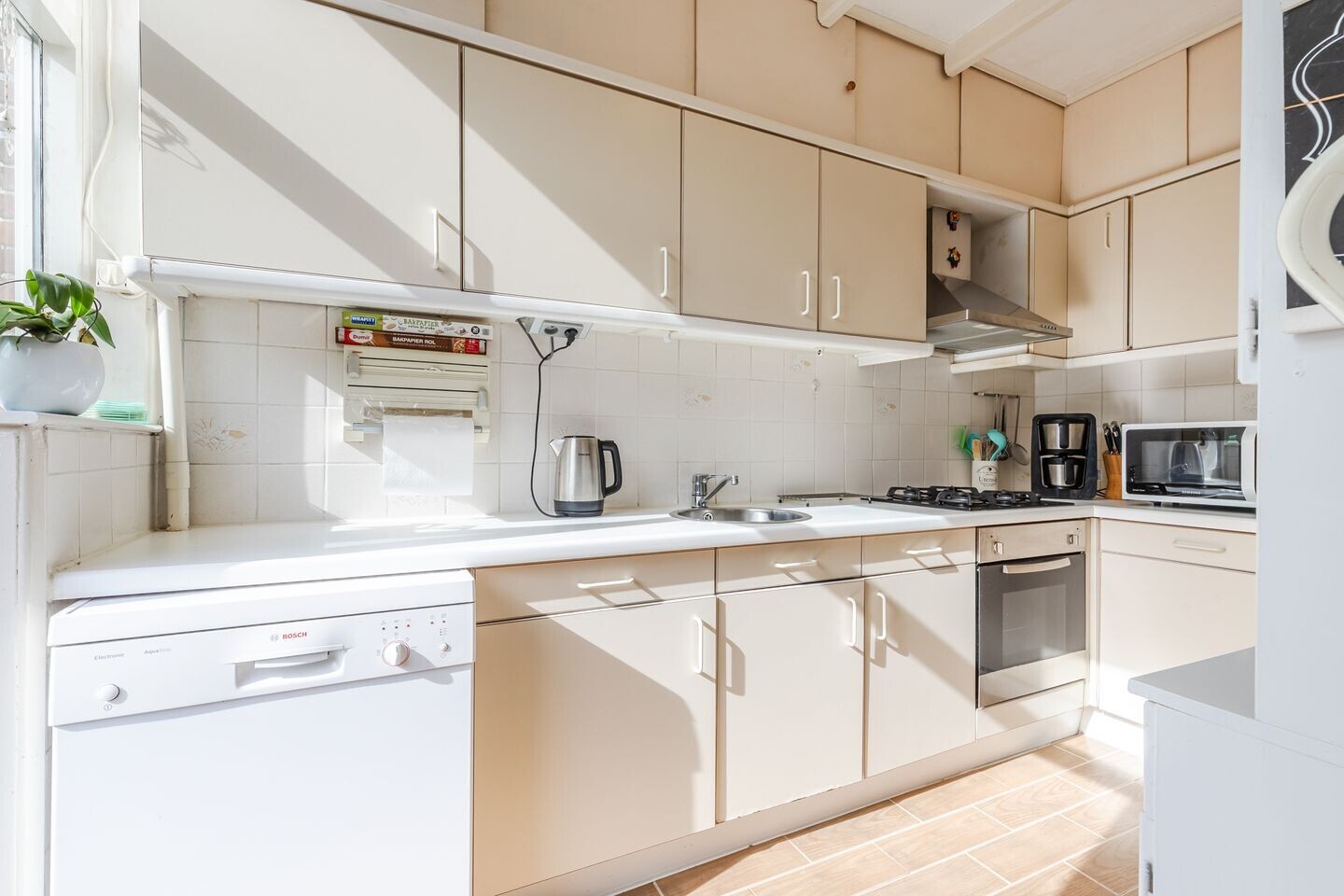 Tussenwoning te koop: Beverweg 13, Breda