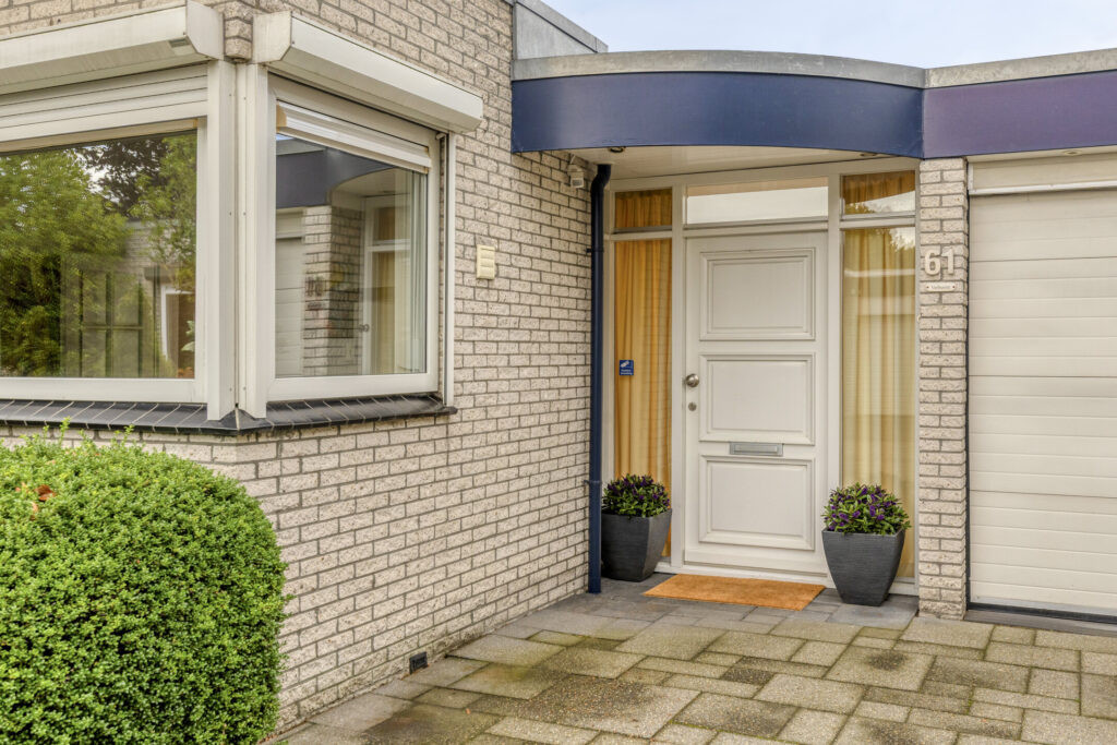 Twee-onder-één-kap te koop: Gastakker 61, Breda