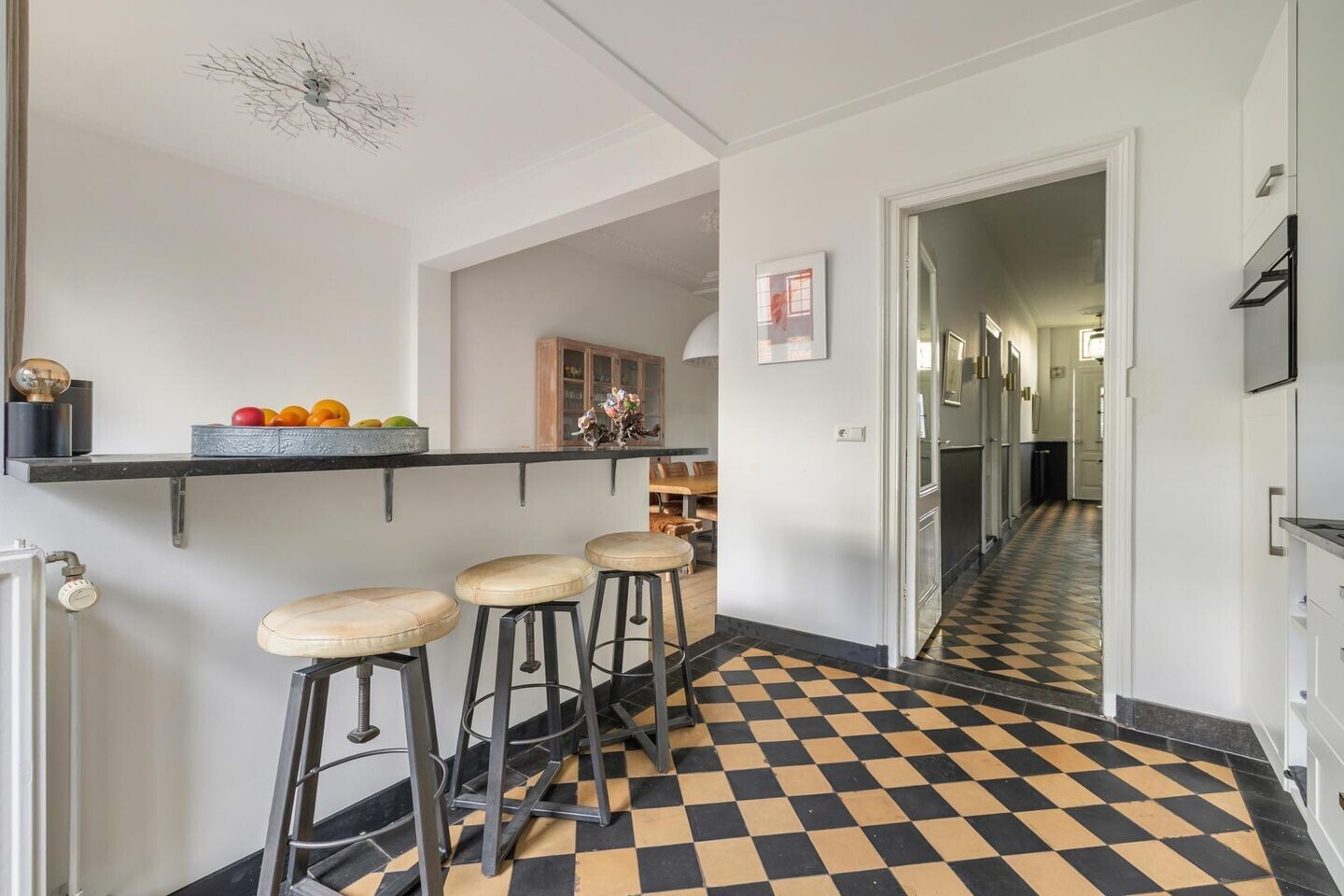 Tussenwoning te koop: Koninginnestraat 32, Breda