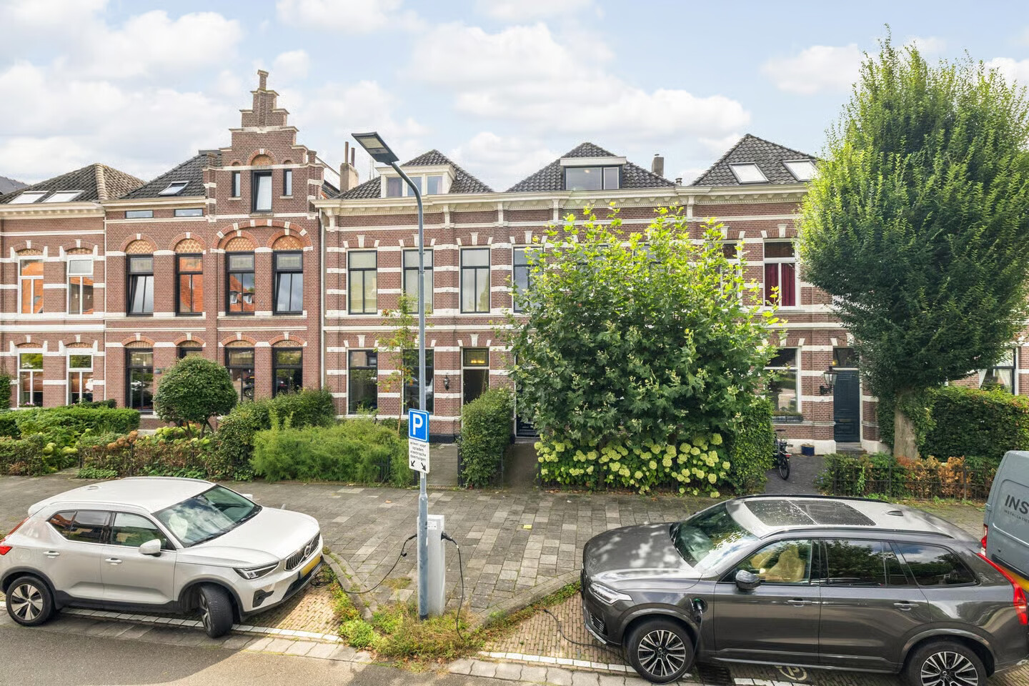 Tussenwoning te koop: Koninginnestraat 32, Breda
