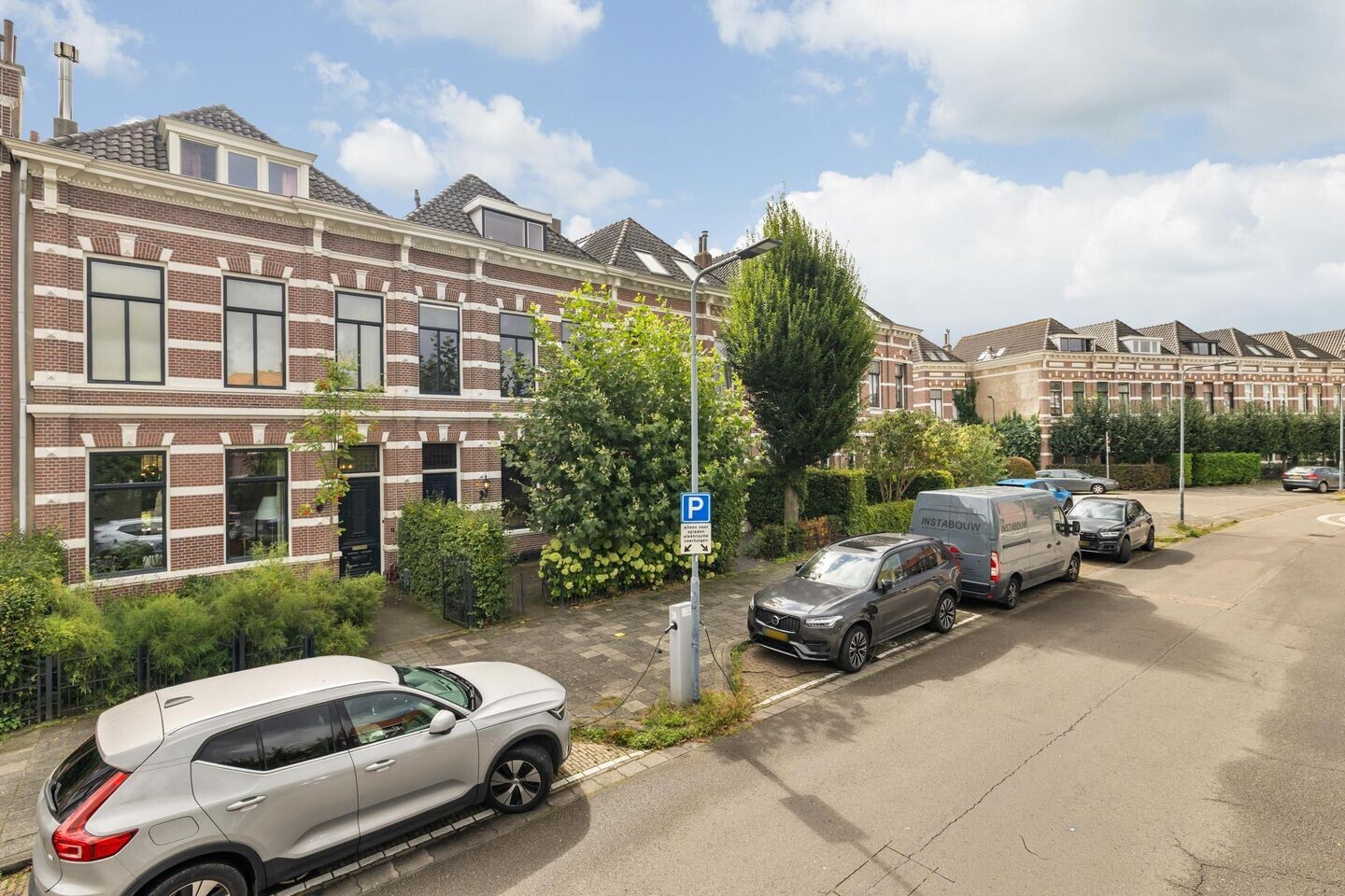 Tussenwoning te koop: Koninginnestraat 32, Breda
