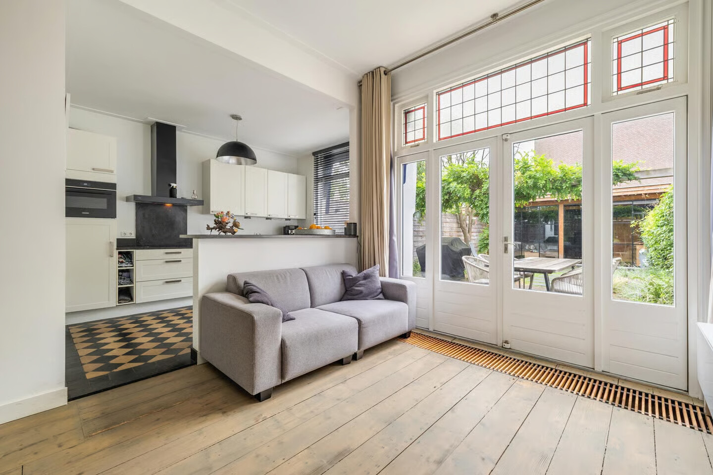 Tussenwoning te koop: Koninginnestraat 32, Breda
