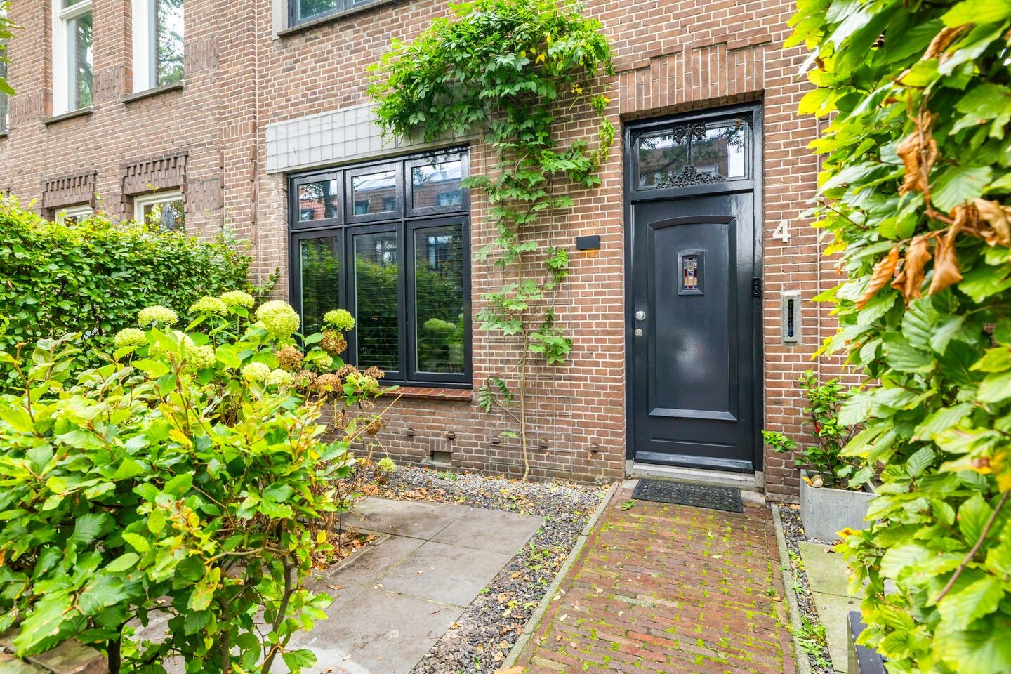 Hoekwoning te koop: Wethouder Romboutsstraat 4, Breda