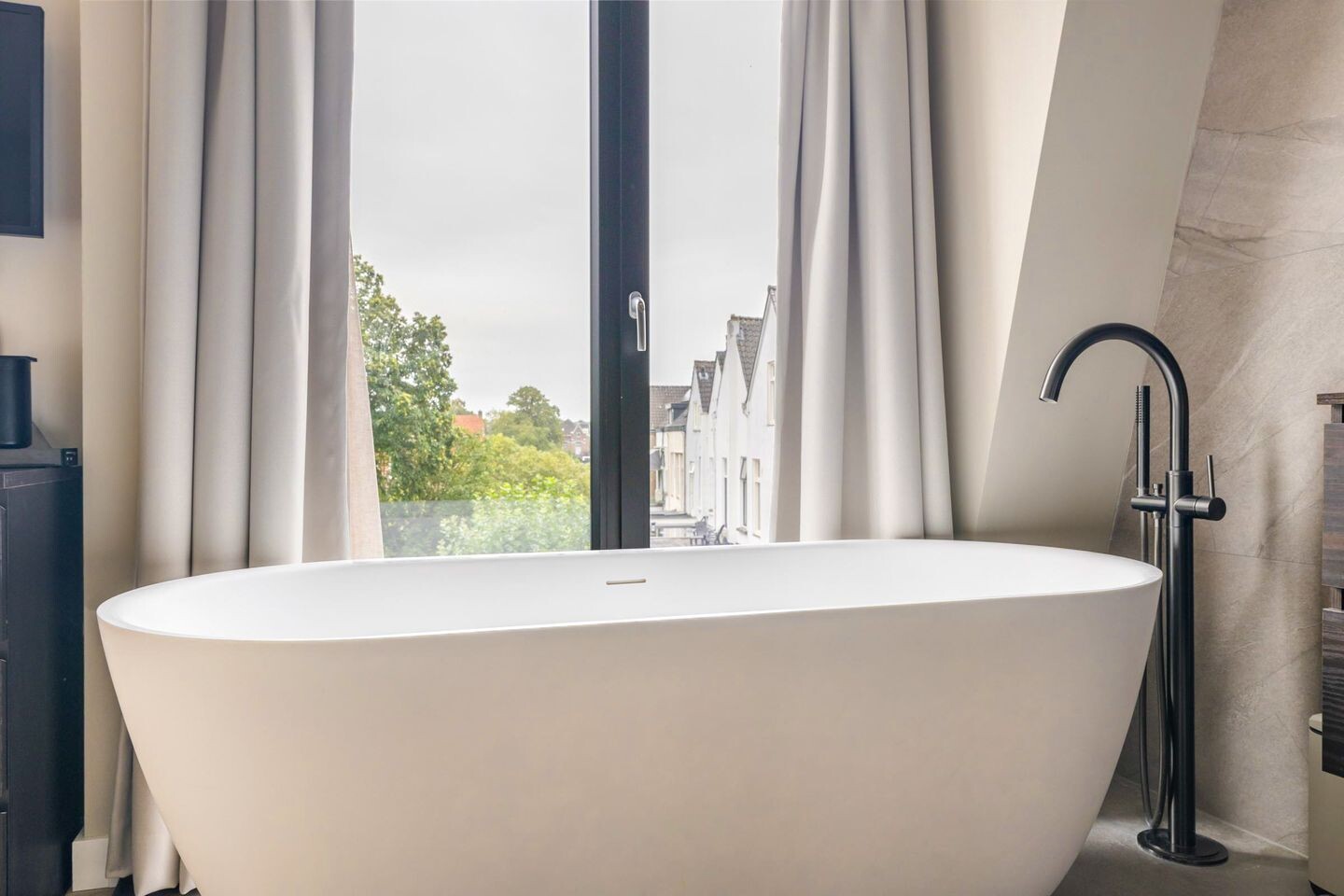 Hoekwoning te koop: Wethouder Romboutsstraat 4, Breda