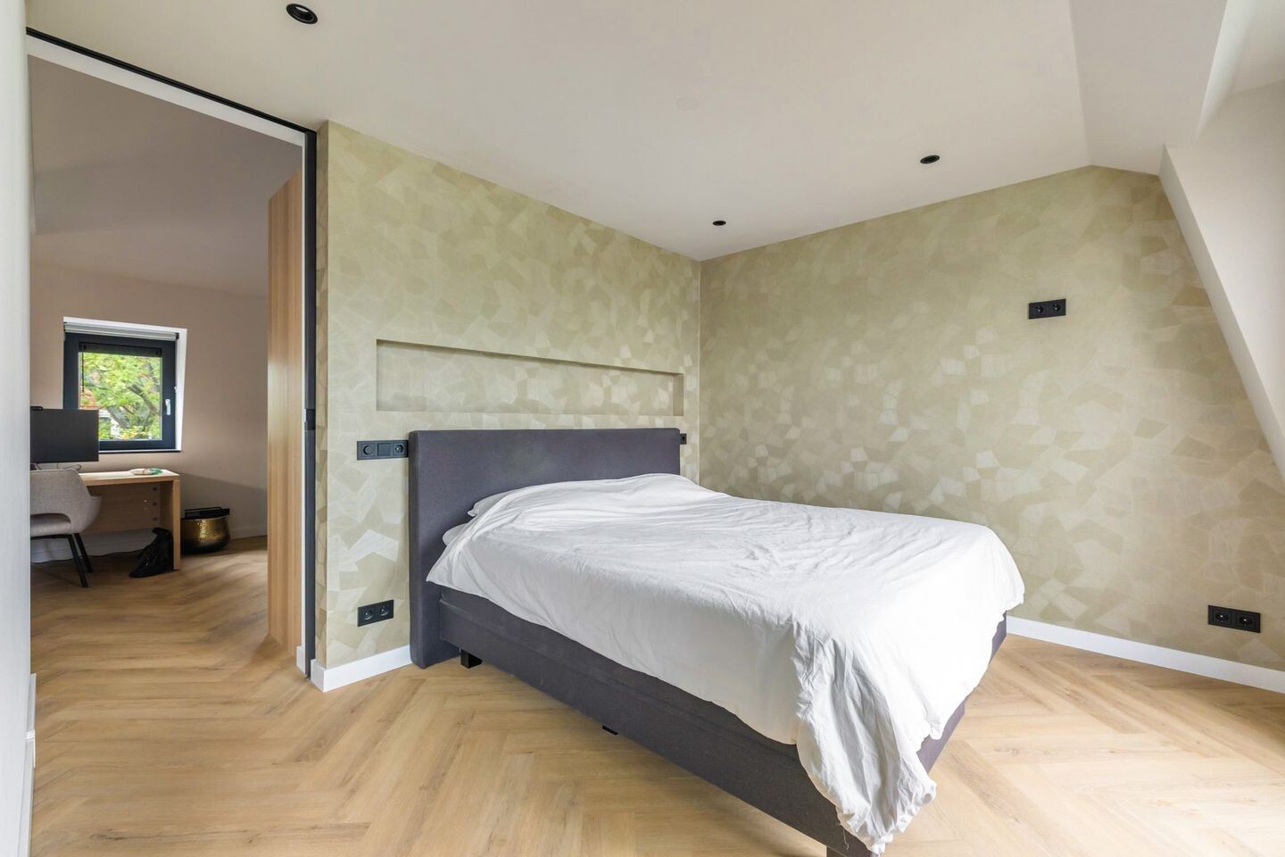 Hoekwoning te koop: Wethouder Romboutsstraat 4, Breda