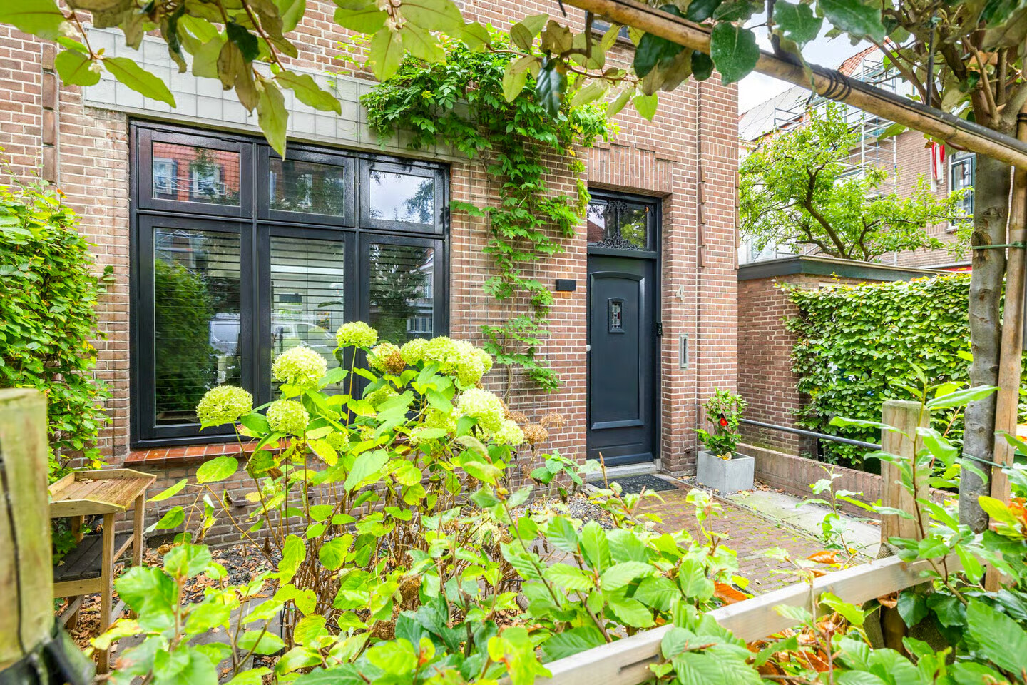 Hoekwoning te koop: Wethouder Romboutsstraat 4, Breda