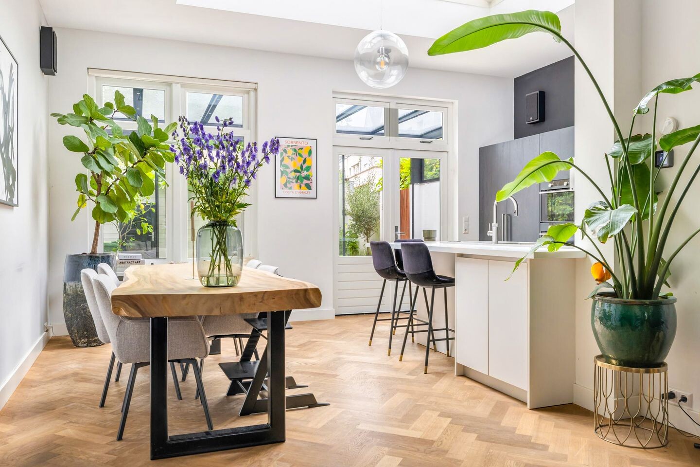 Hoekwoning te koop: Wethouder Romboutsstraat 4, Breda