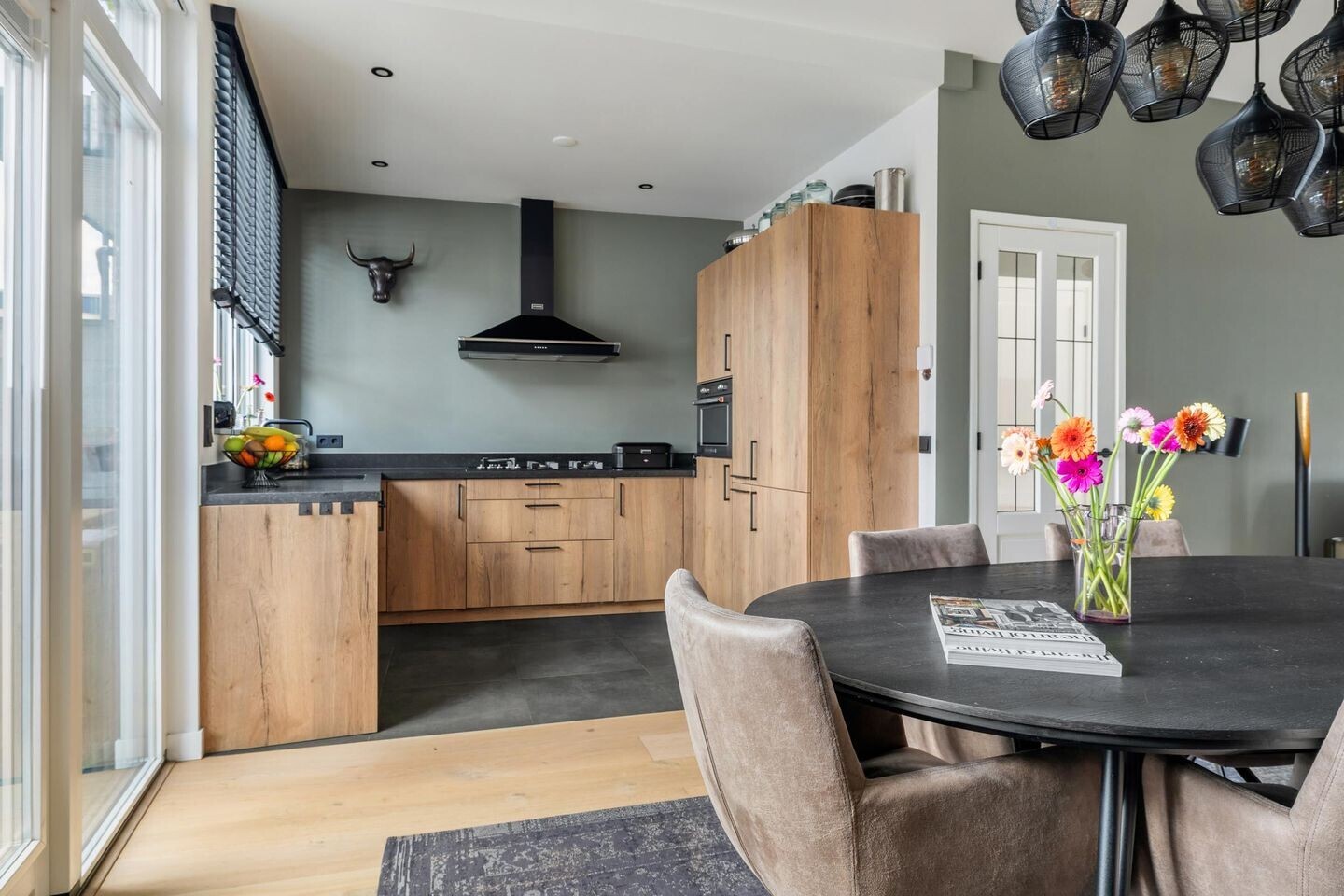 Tussenwoning te koop: Zandbergweg 69, Breda