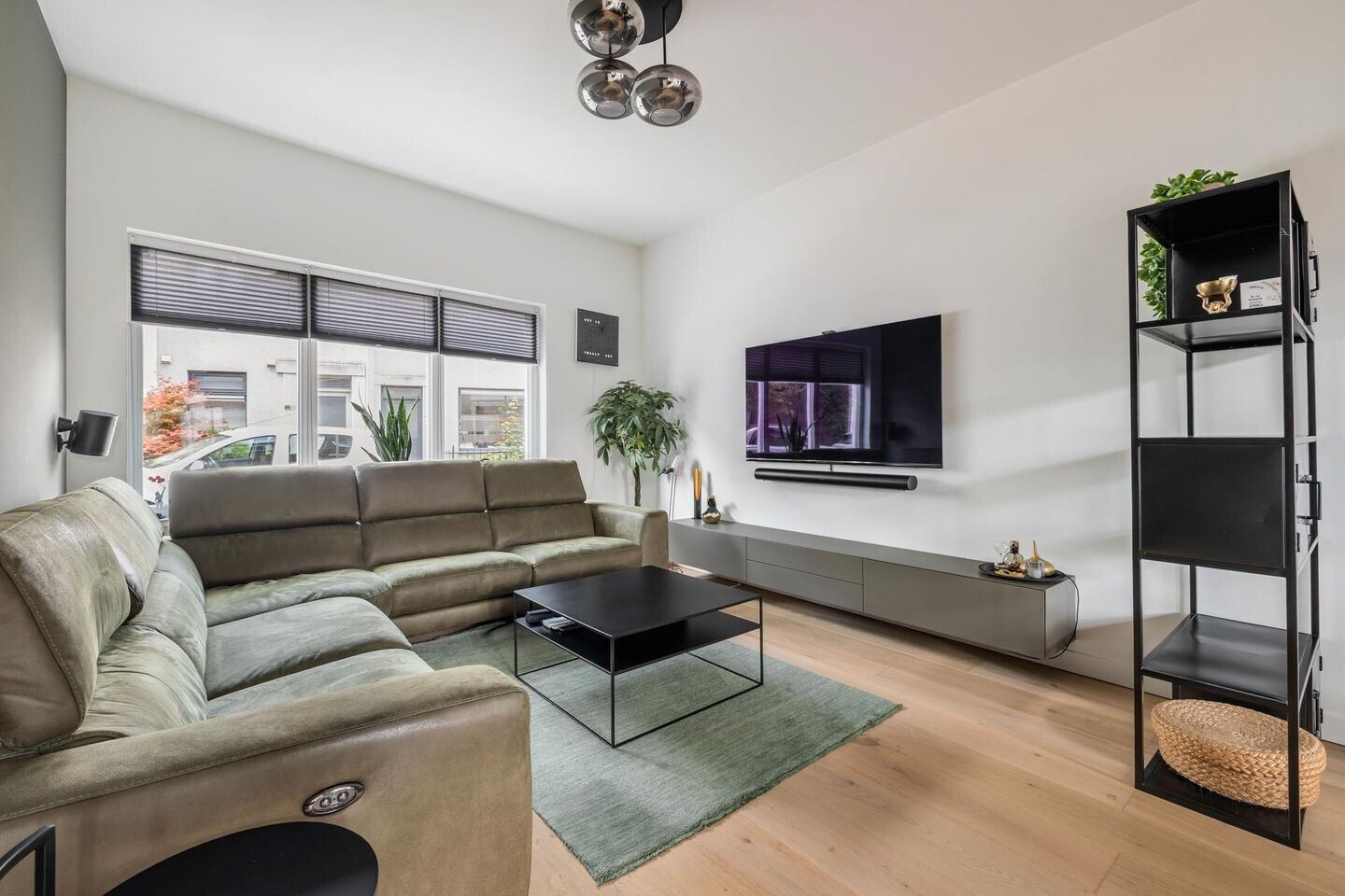 Tussenwoning te koop: Zandbergweg 69, Breda