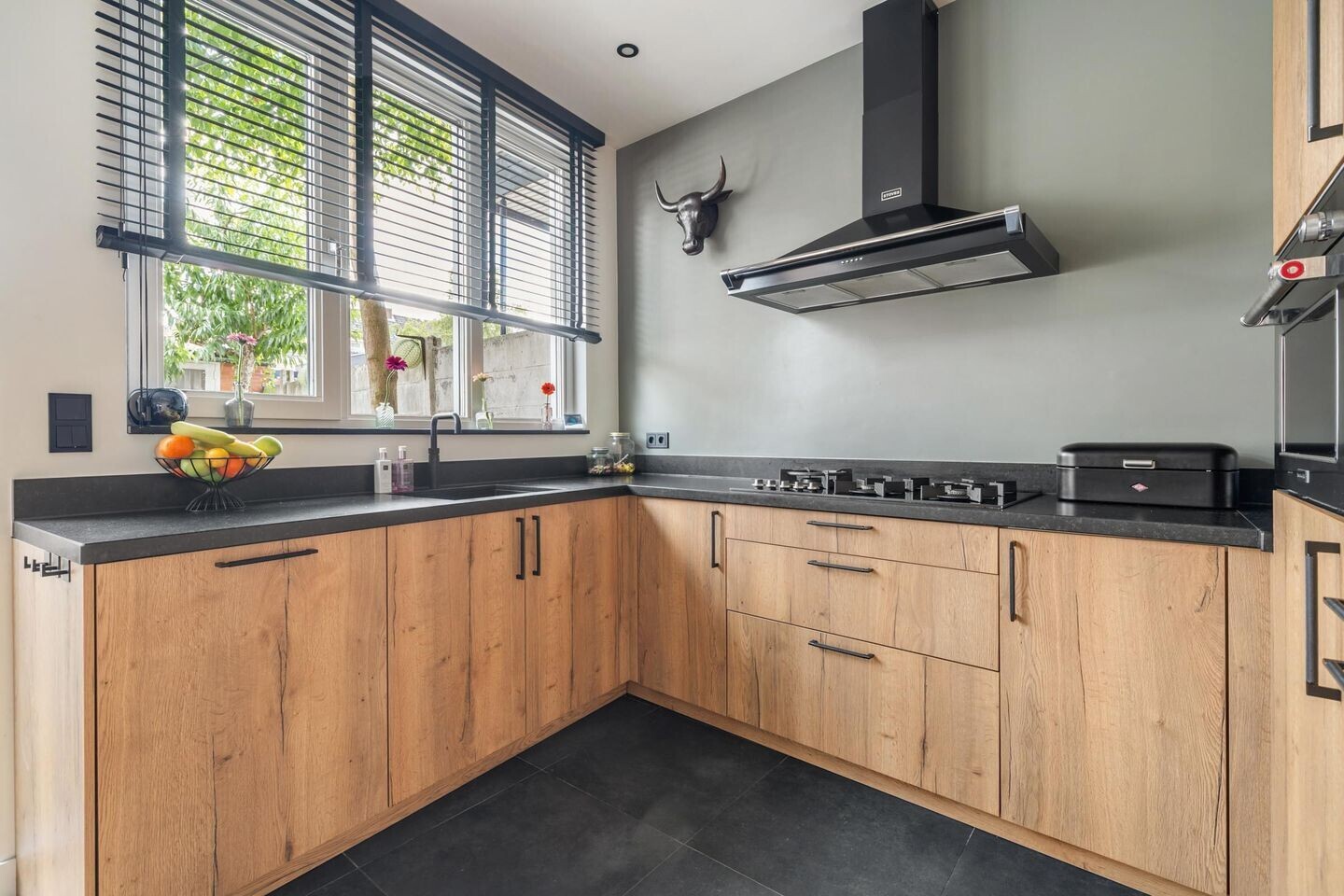 Tussenwoning te koop: Zandbergweg 69, Breda