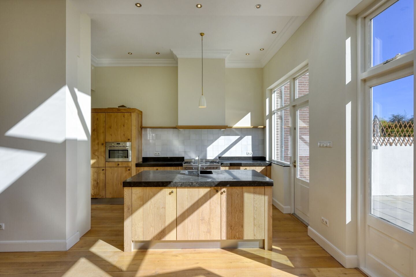 Tussenwoning te koop: Baronielaan 175, Breda