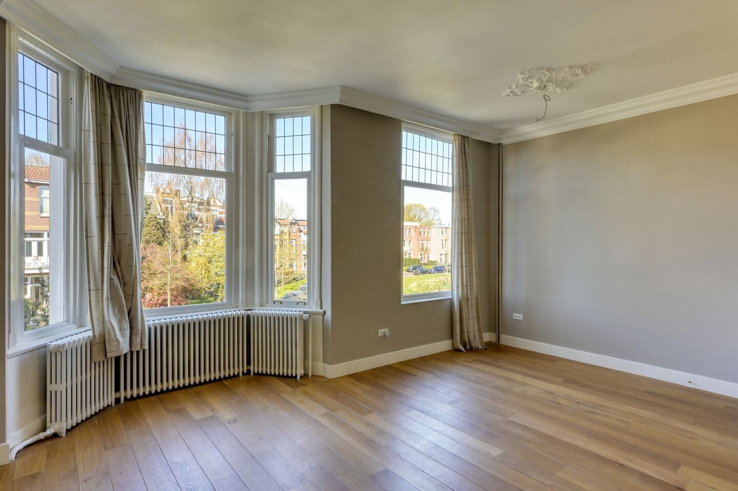 Tussenwoning te koop: Baronielaan 175, Breda