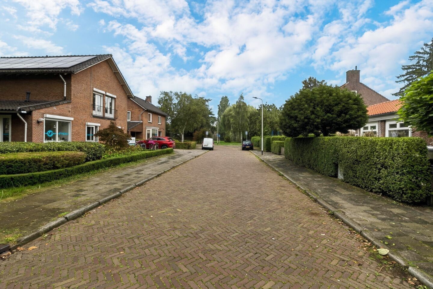 Tussenwoning te koop: Cimburgalaan 2, Breda