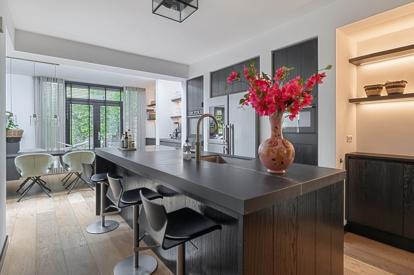 Tussenwoning te koop: Cimburgalaan 2, Breda
