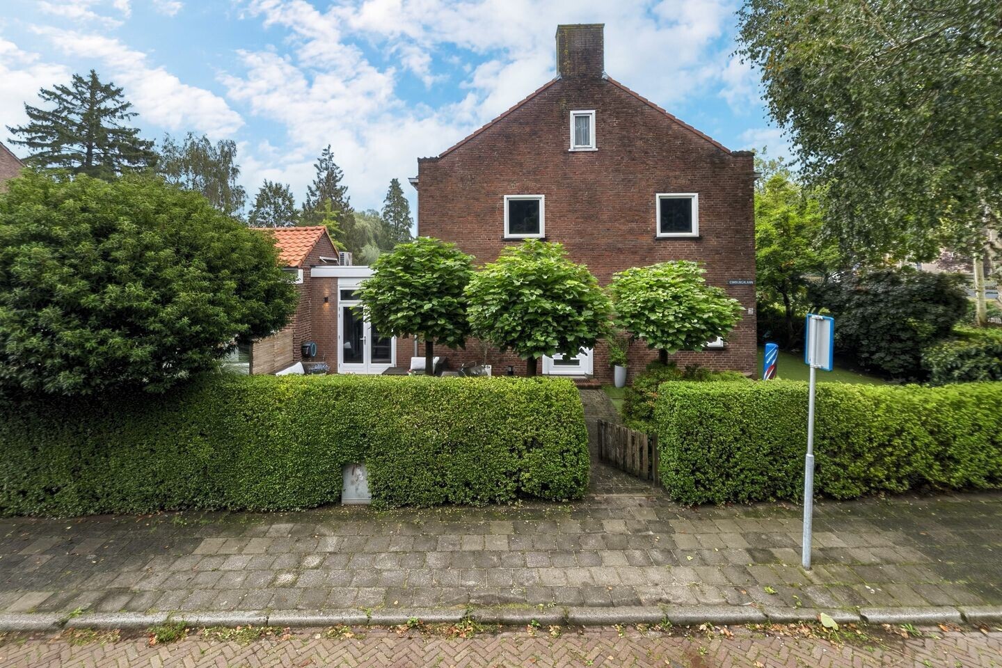 Tussenwoning te koop: Cimburgalaan 2, Breda