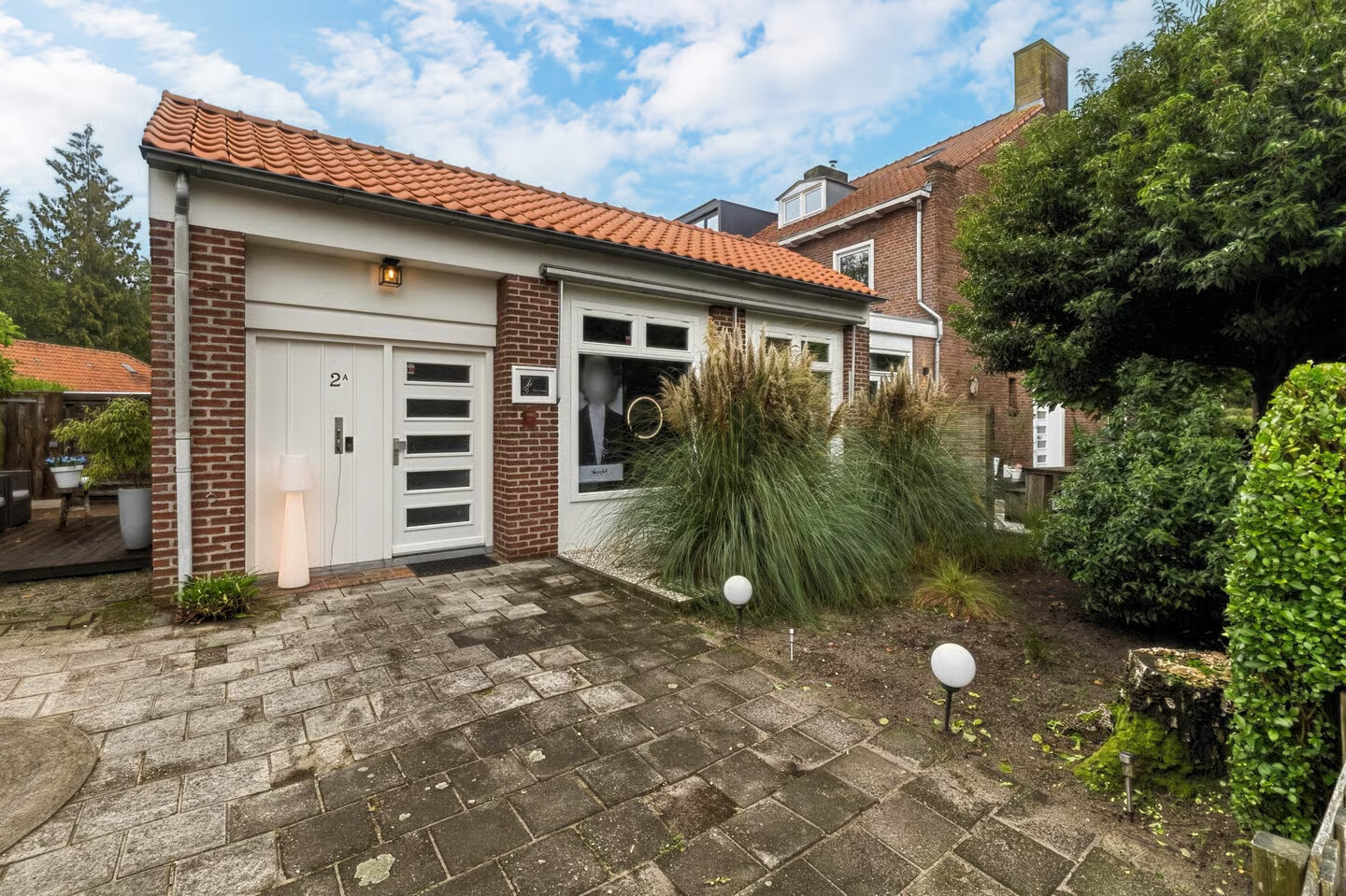Tussenwoning te koop: Cimburgalaan 2, Breda