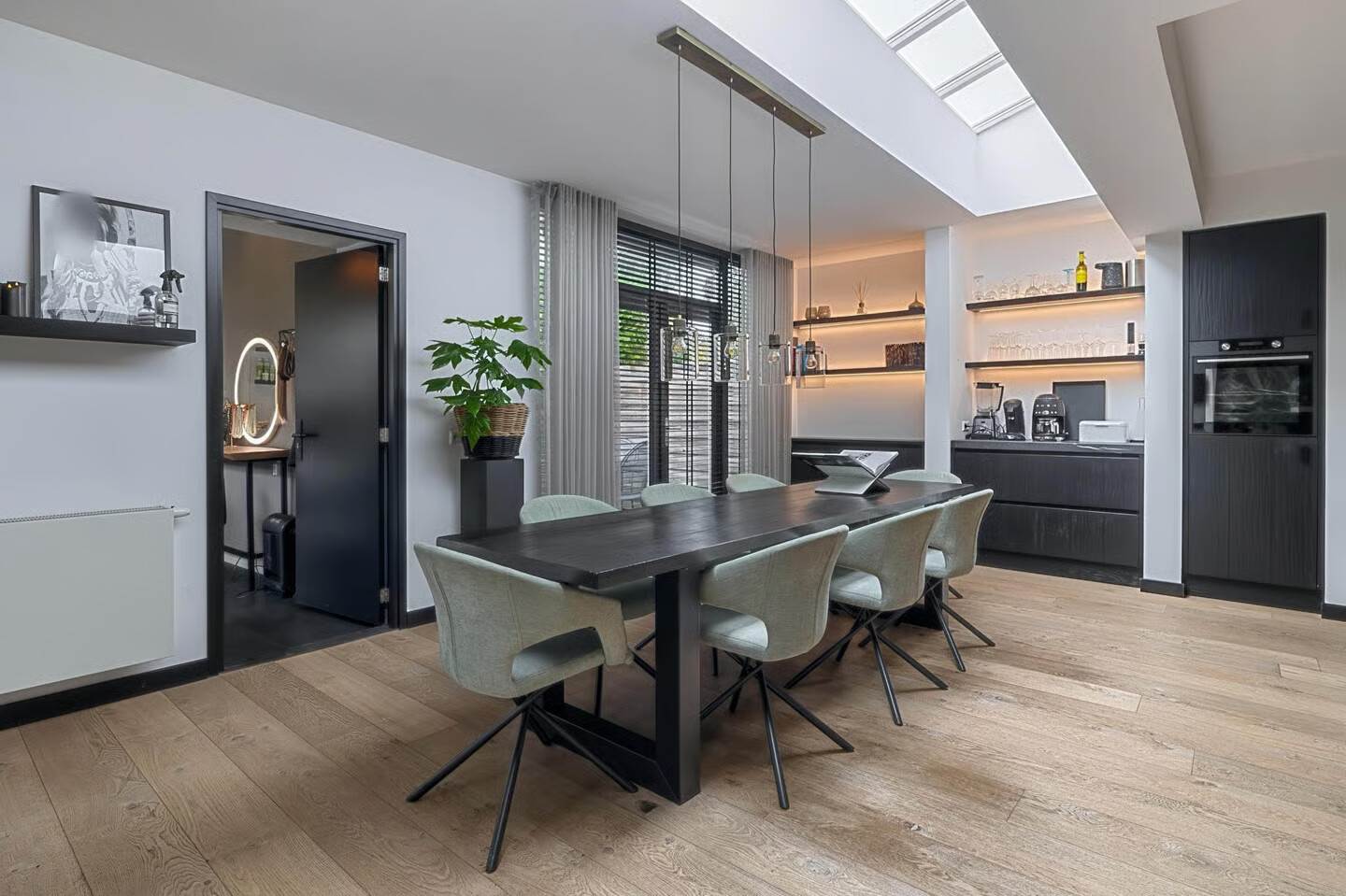 Tussenwoning te koop: Cimburgalaan 2, Breda