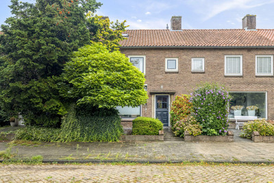 Karel Doorm. 25