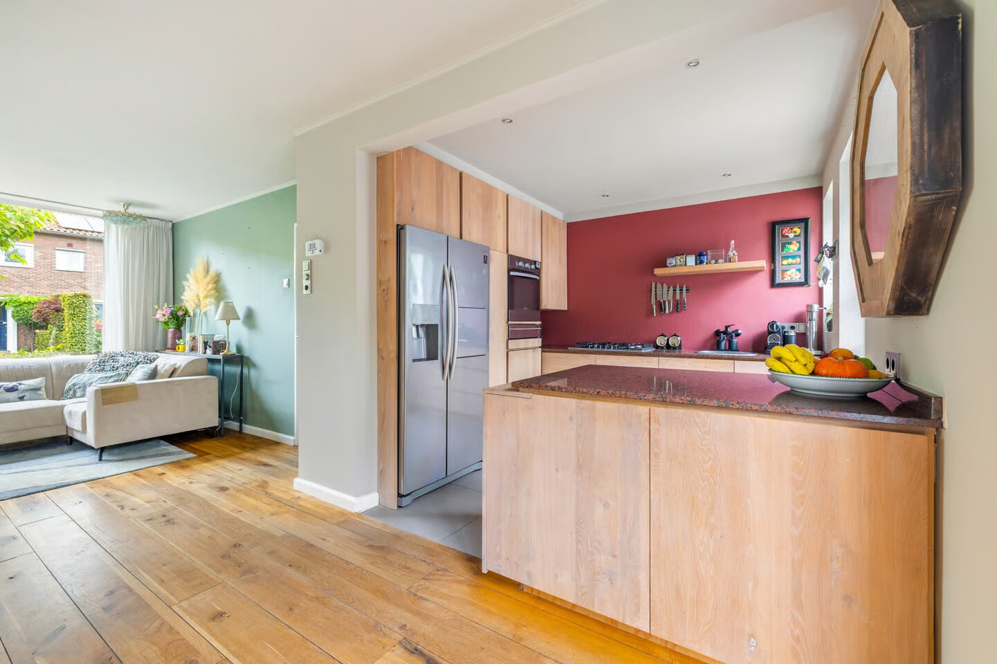 Tussenwoning te koop: Verhuellweg 3, Breda