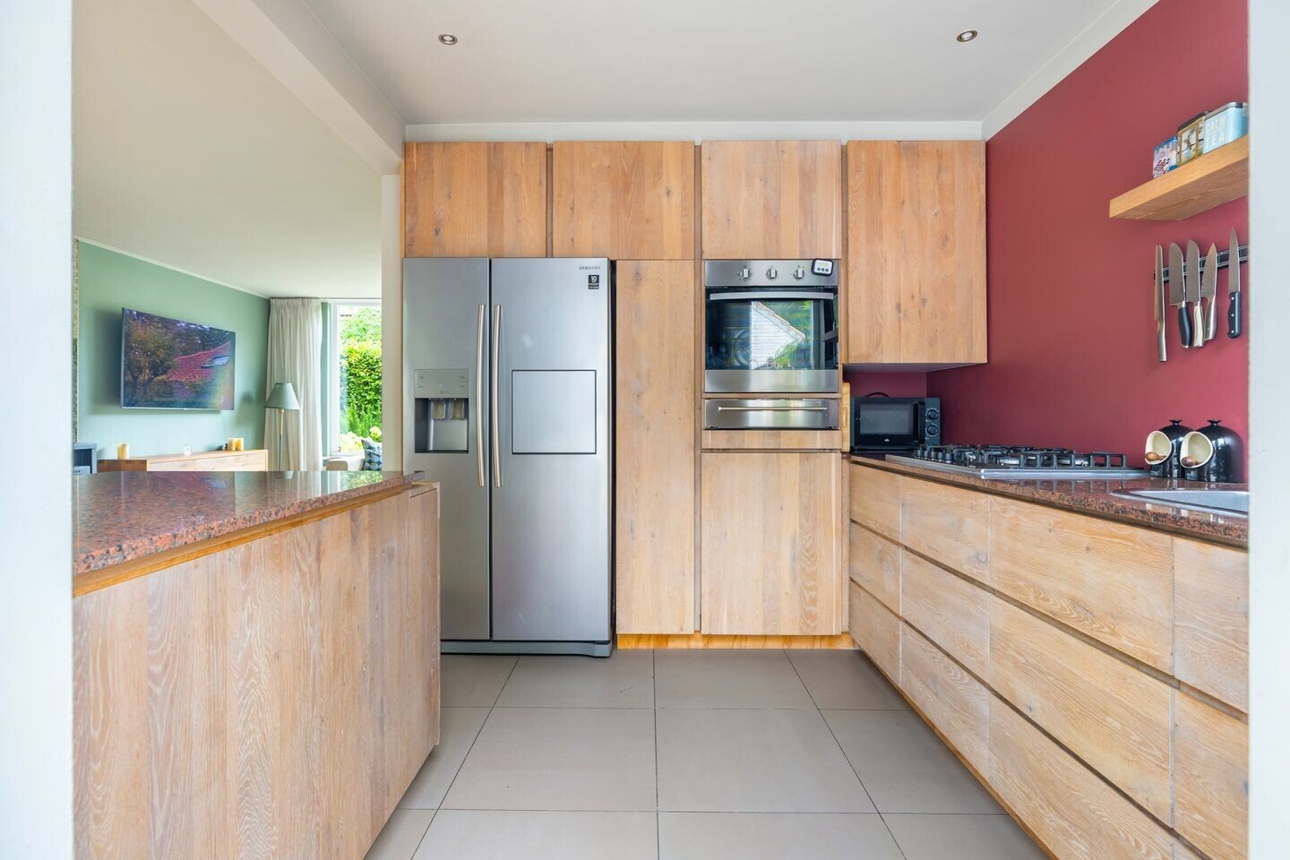 Tussenwoning te koop: Verhuellweg 3, Breda