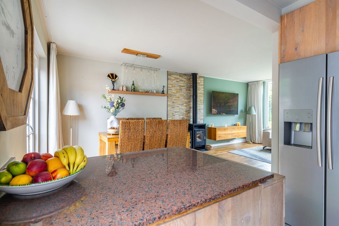 Tussenwoning te koop: Verhuellweg 3, Breda