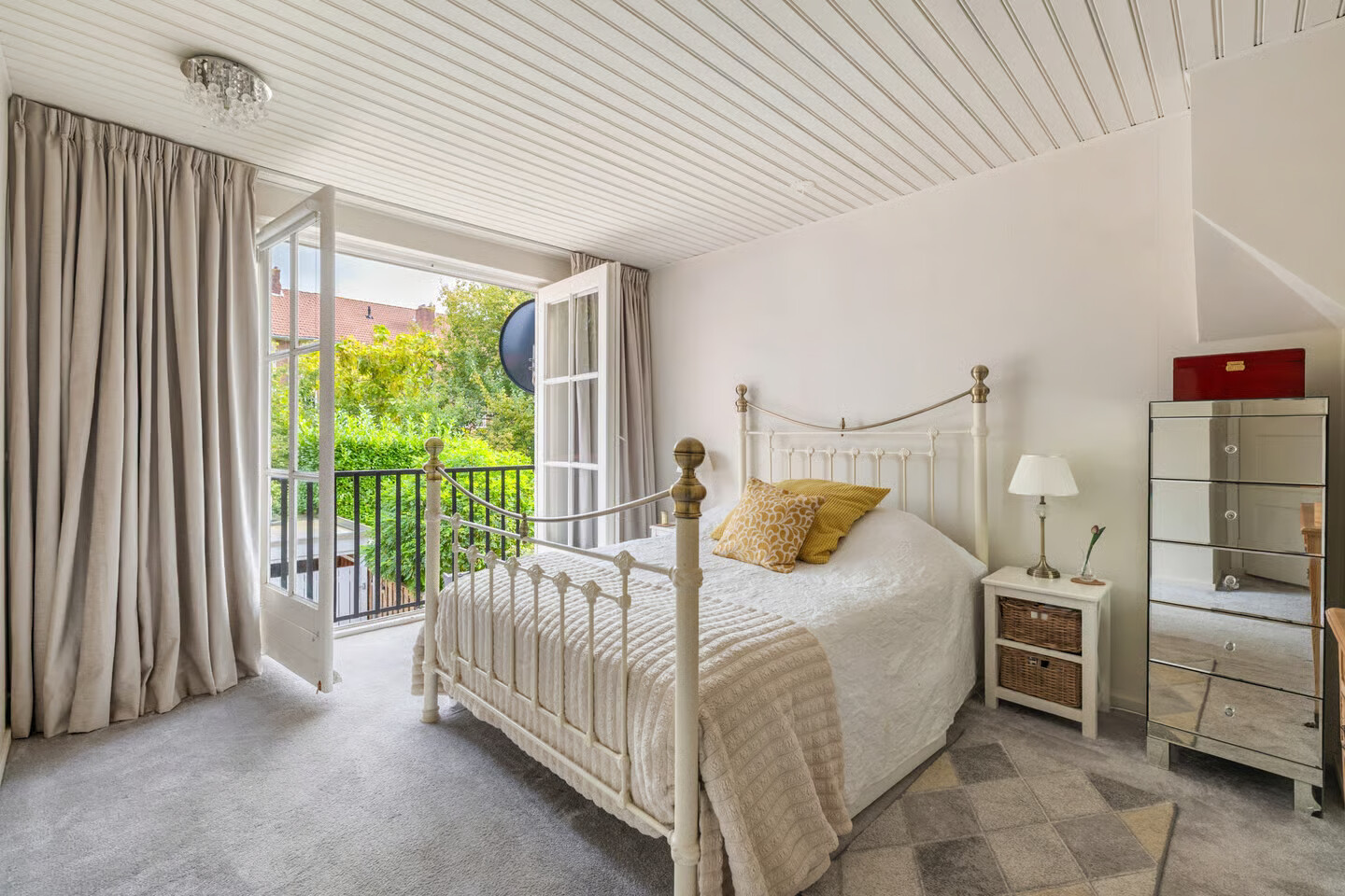 Tussenwoning te koop: Verhuellweg 3, Breda