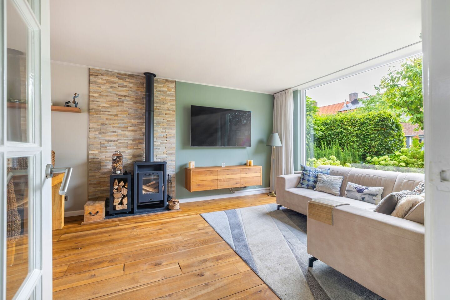 Tussenwoning te koop: Verhuellweg 3, Breda